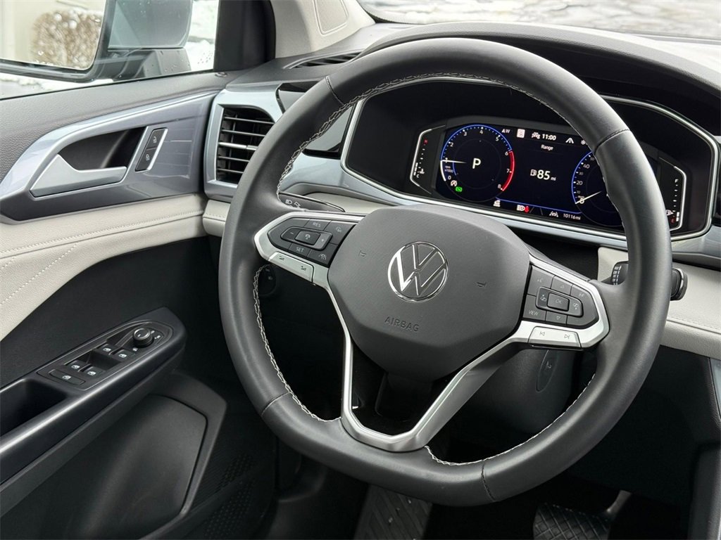 Certified 2025 Volkswagen Taos SEL image 14