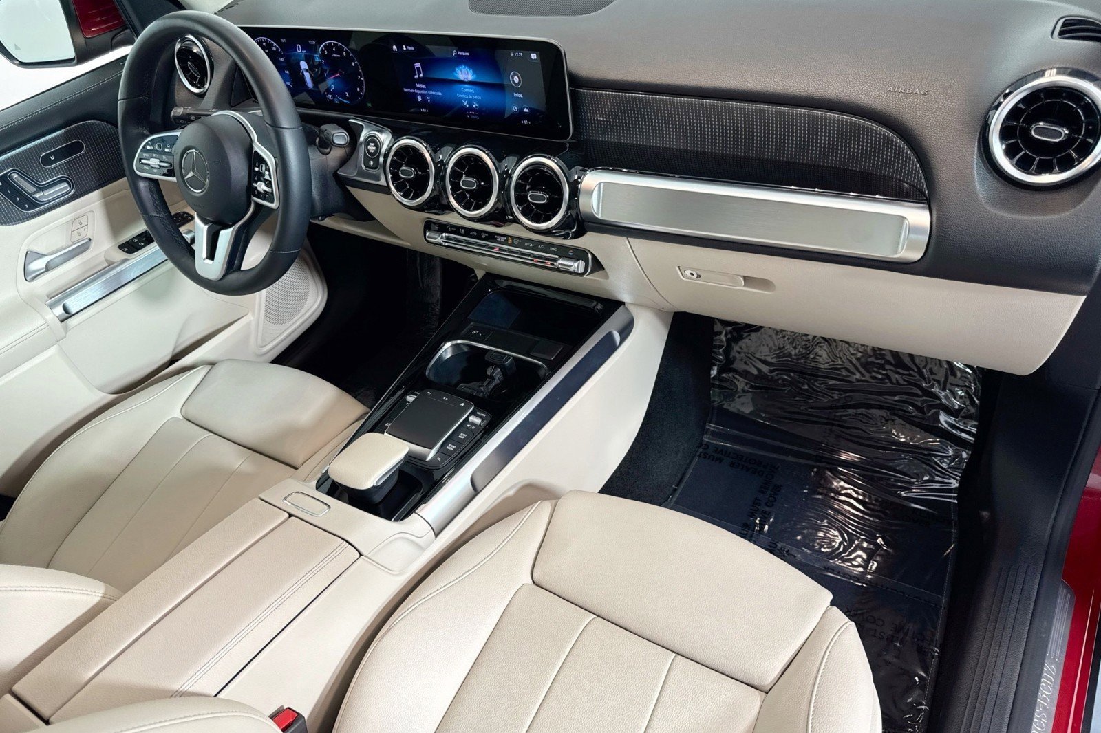 Used 2021 Mercedes-Benz GLB 250 4MATIC image 27