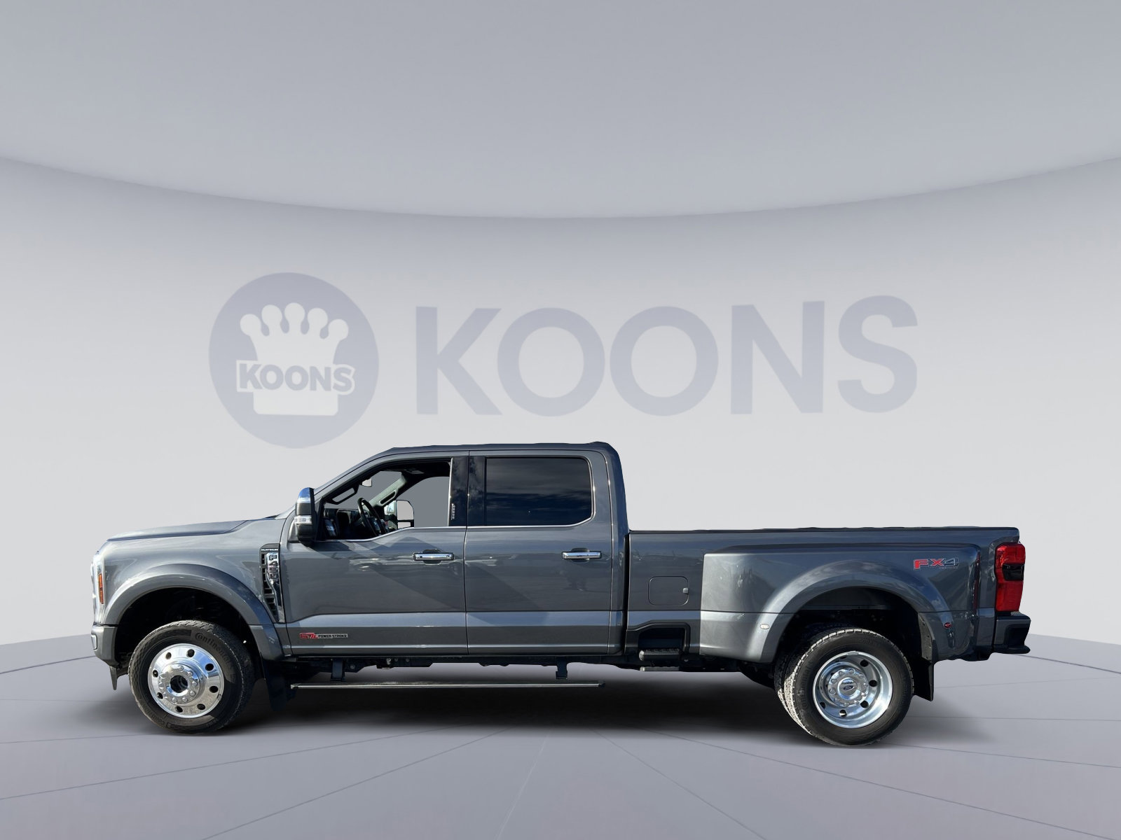 Used 2024 Ford F450 Platinum w/ FX4 Off-Road Package image 2
