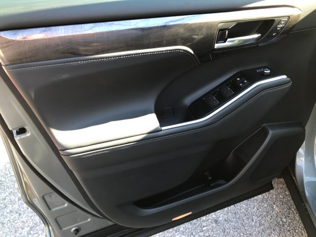 New 2026 Toyota Highlander Limited AWD/4WD image 12