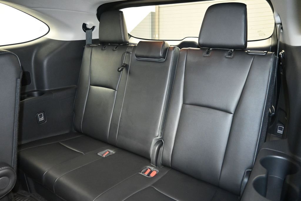 Used 2023 Toyota Highlander Platinum FWD image 24