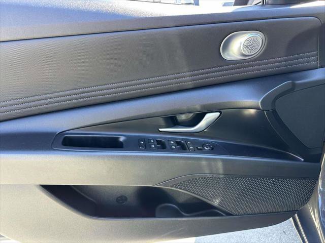 Certified 2023 Hyundai Elantra SEL w/ Convenience Package image 15