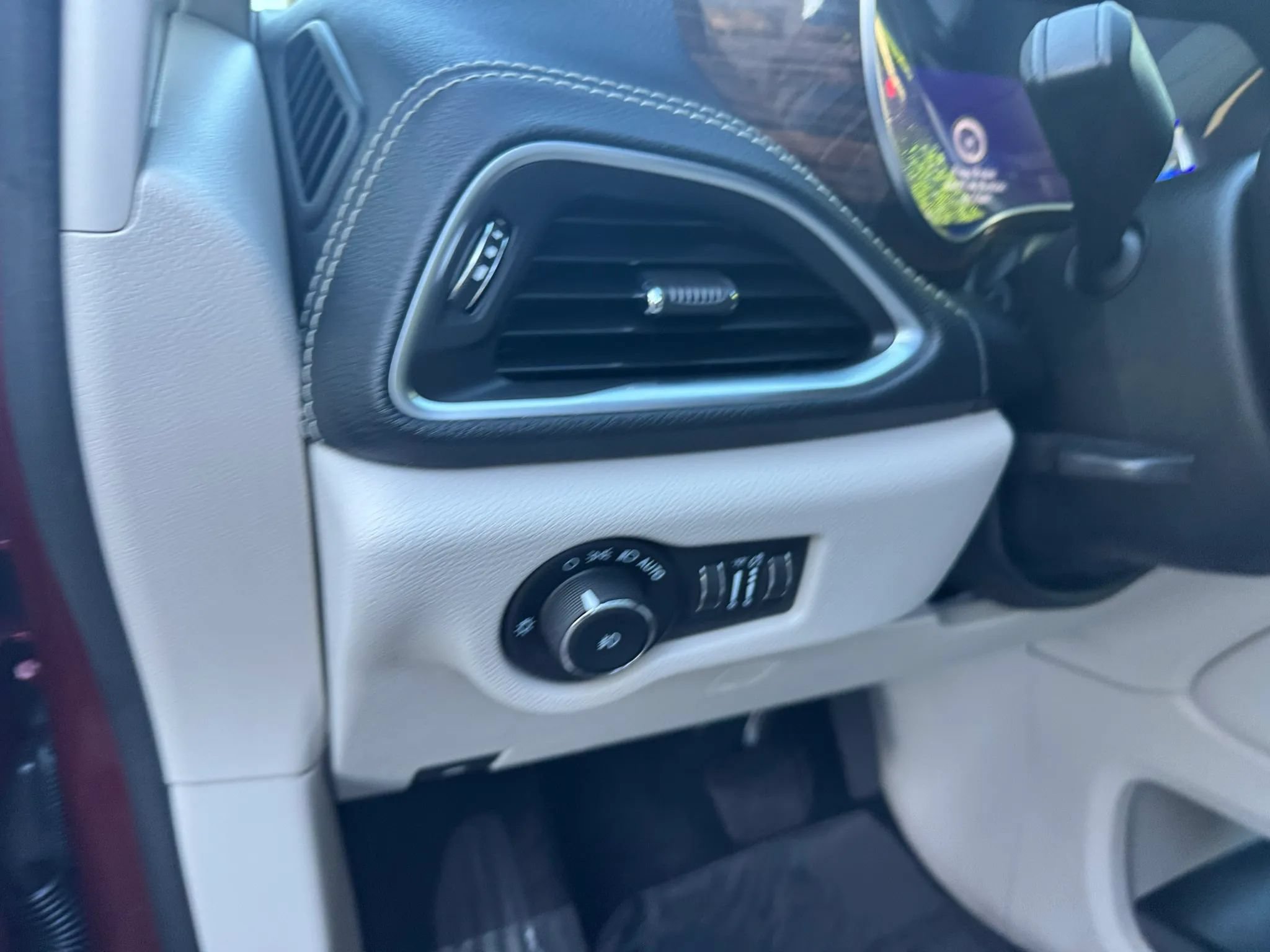 Used 2021 Chrysler Pacifica Limited w/ Premium & Safety Sphere Group FWD image 30