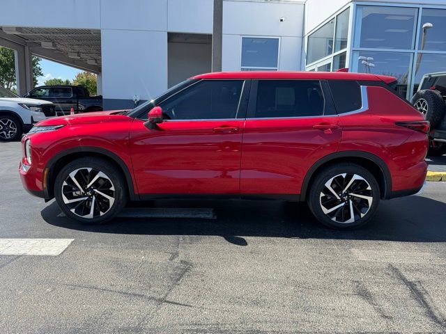 Used 2024 Mitsubishi Outlander SE Black Edition FWD image 6