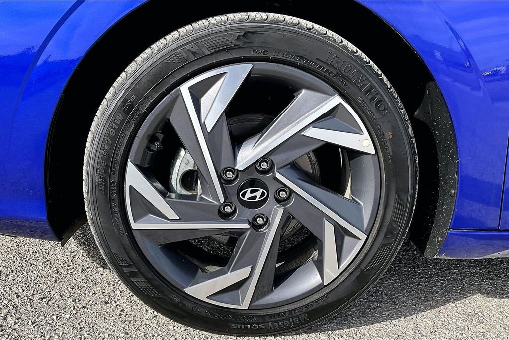 Used 2025 Hyundai Elantra SEL image 8