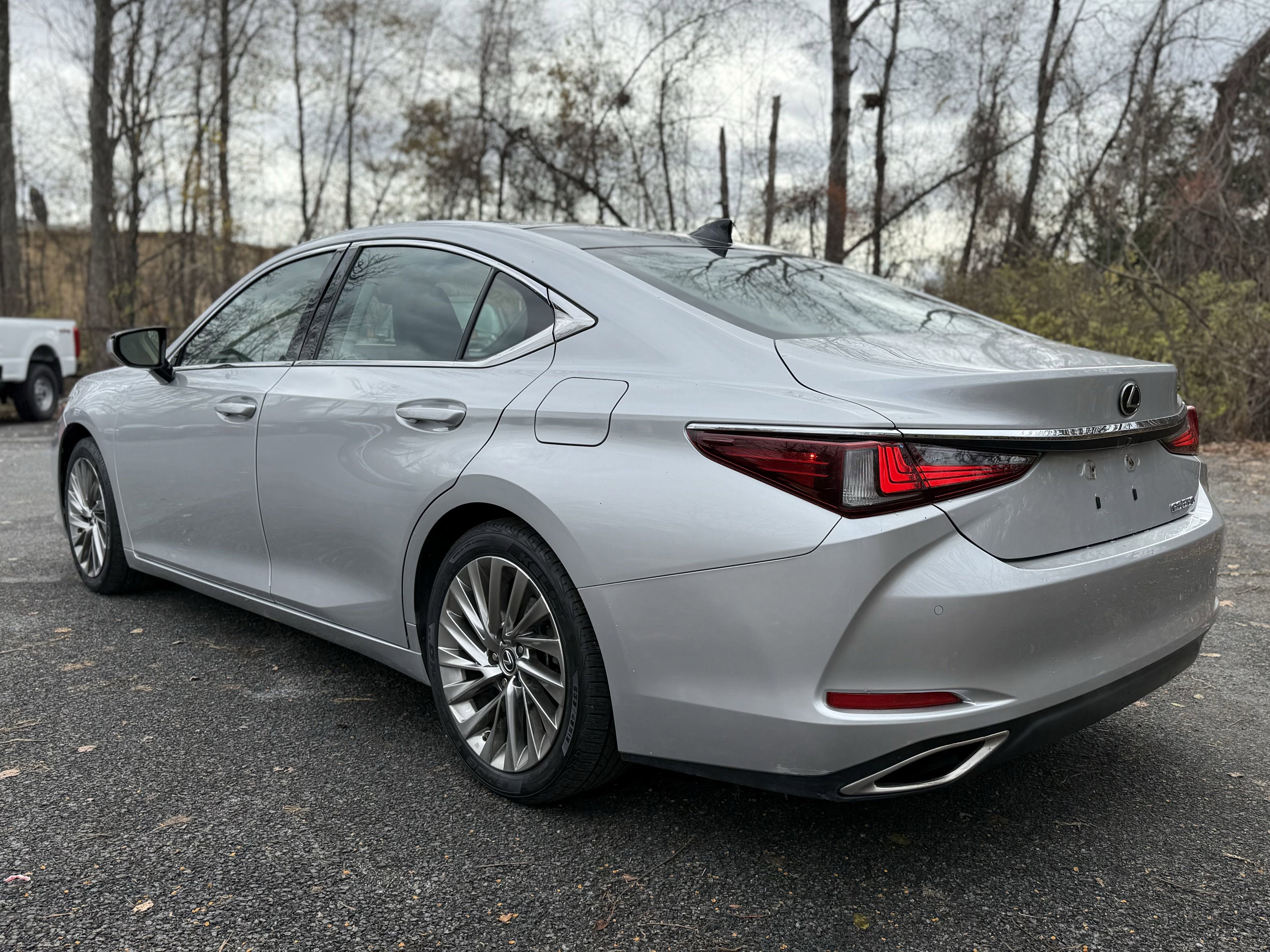 Used 2019 Lexus ES 350 Luxury image 10