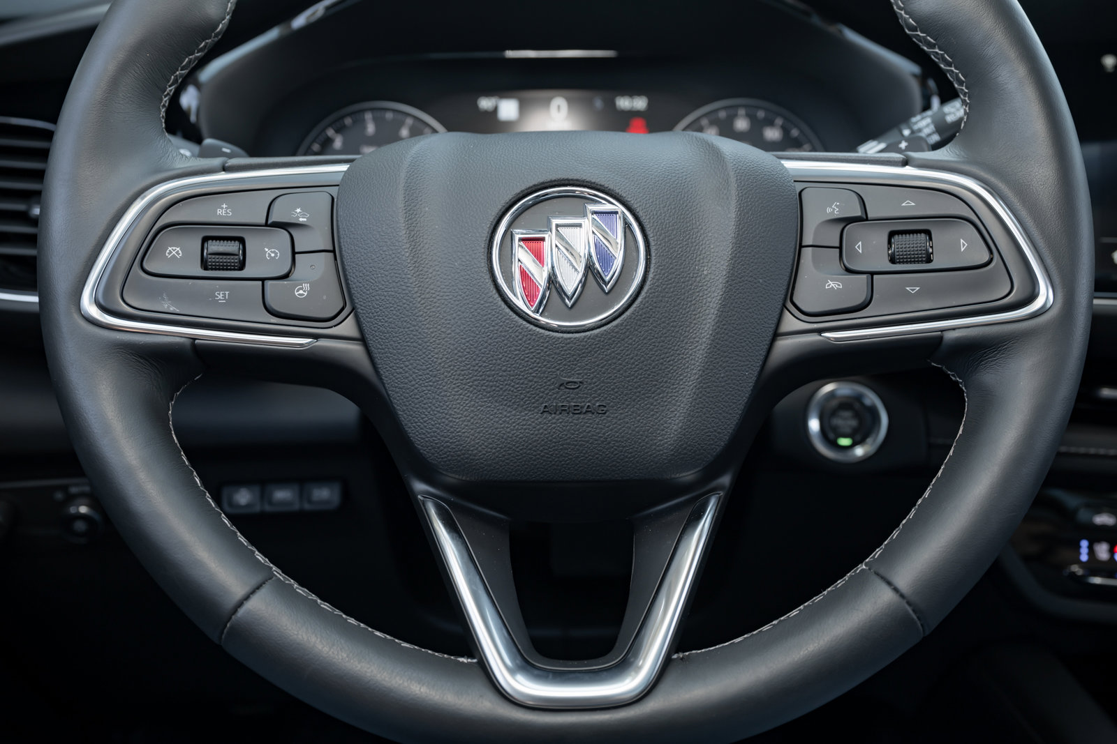 Used 2023 Buick Envision Avenir image 26