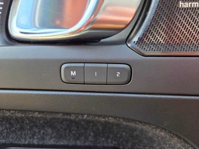 Used 2019 Volvo XC40 T5 R-Design AWD/4WD image 40