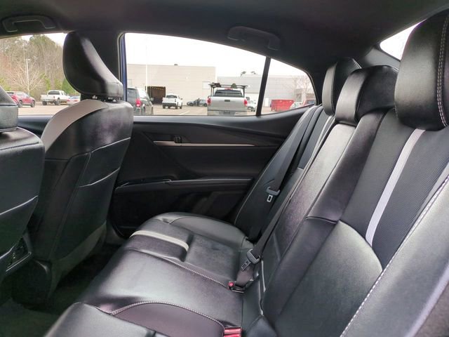 Used 2025 Toyota Camry SE FWD image 13