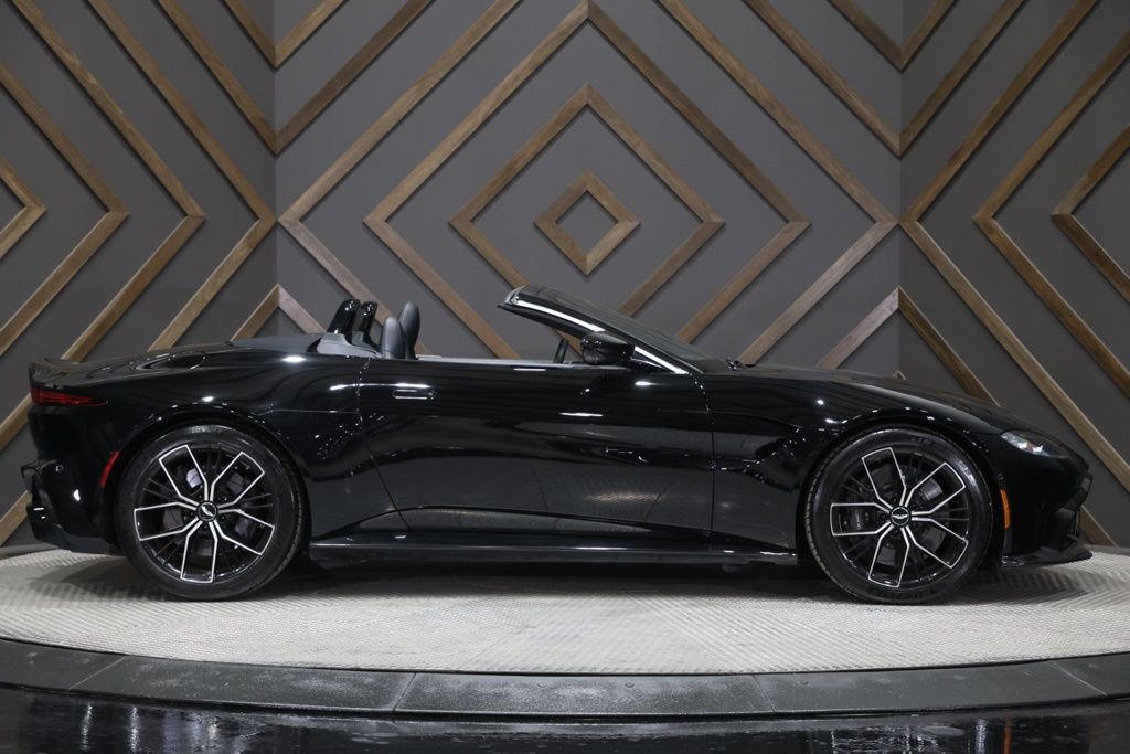 Used 2022 Aston Martin V8 Vantage Roadster image 37
