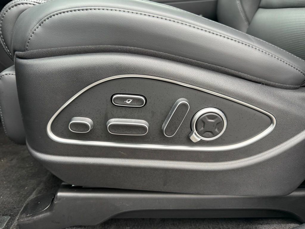 Certified 2026 Hyundai Palisade Calligraphy AWD/4WD image 32