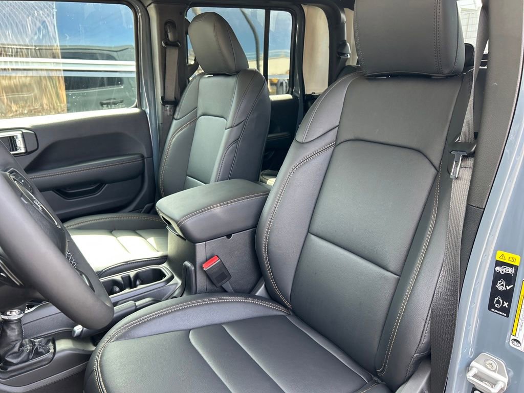 New 2026 Jeep Gladiator Sport AWD/4WD image 32