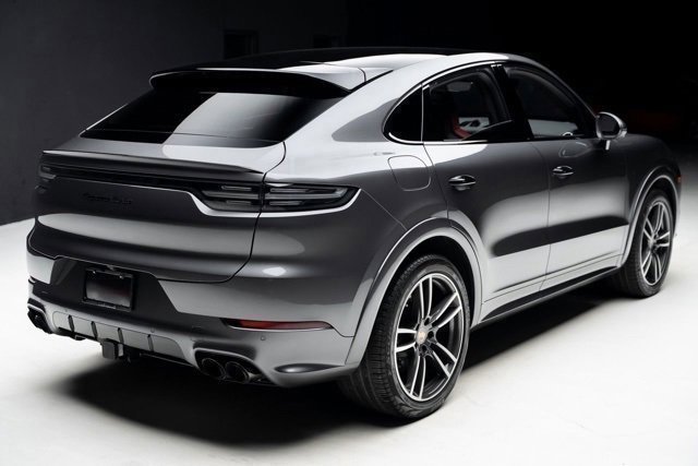 Used 2023 Porsche Cayenne Turbo image 11