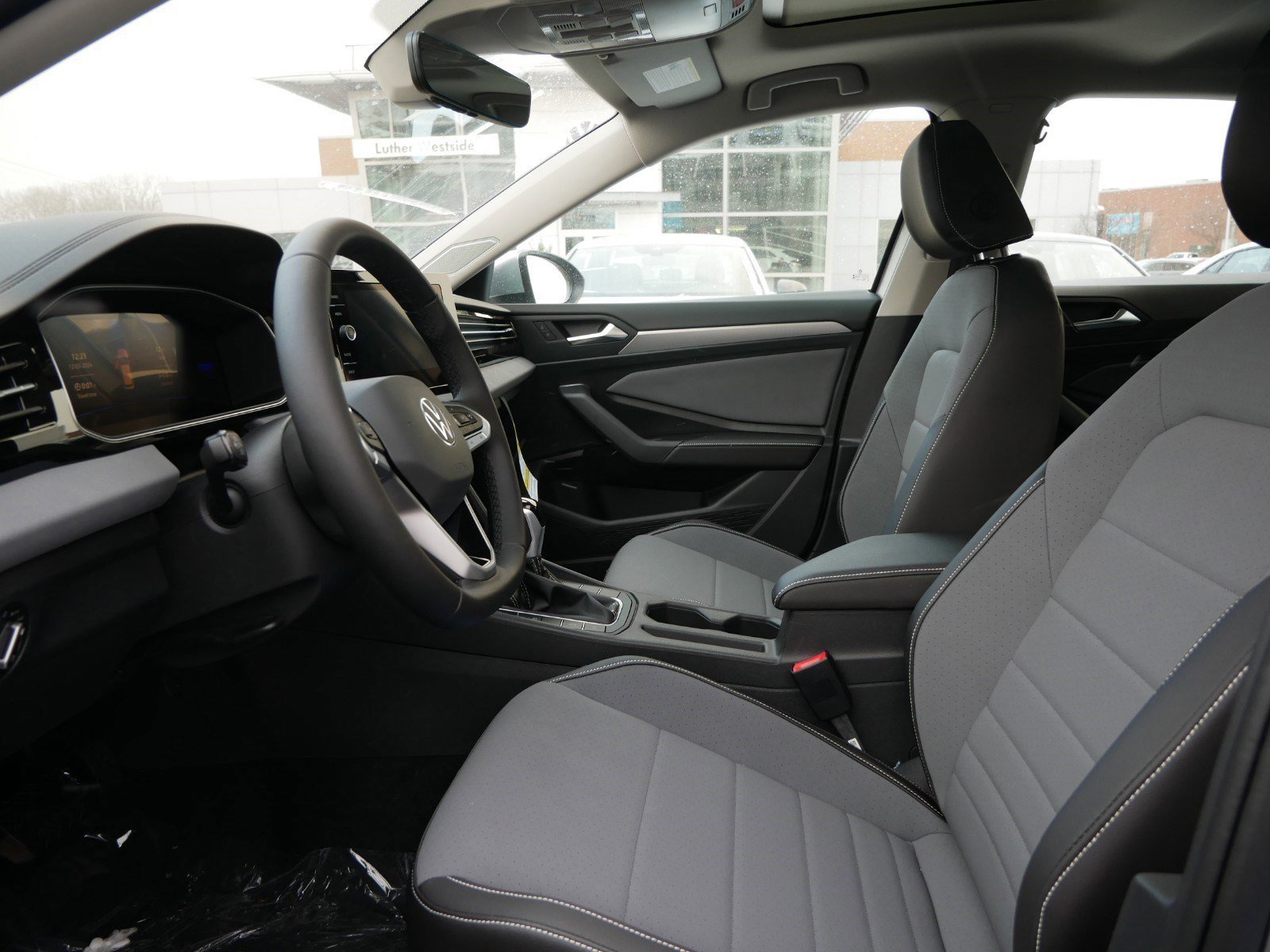 New 2025 Volkswagen Jetta SE image 4