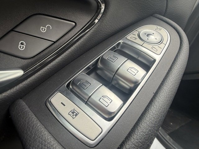 Used 2021 Mercedes-Benz C 300 4MATIC Sedan image 11