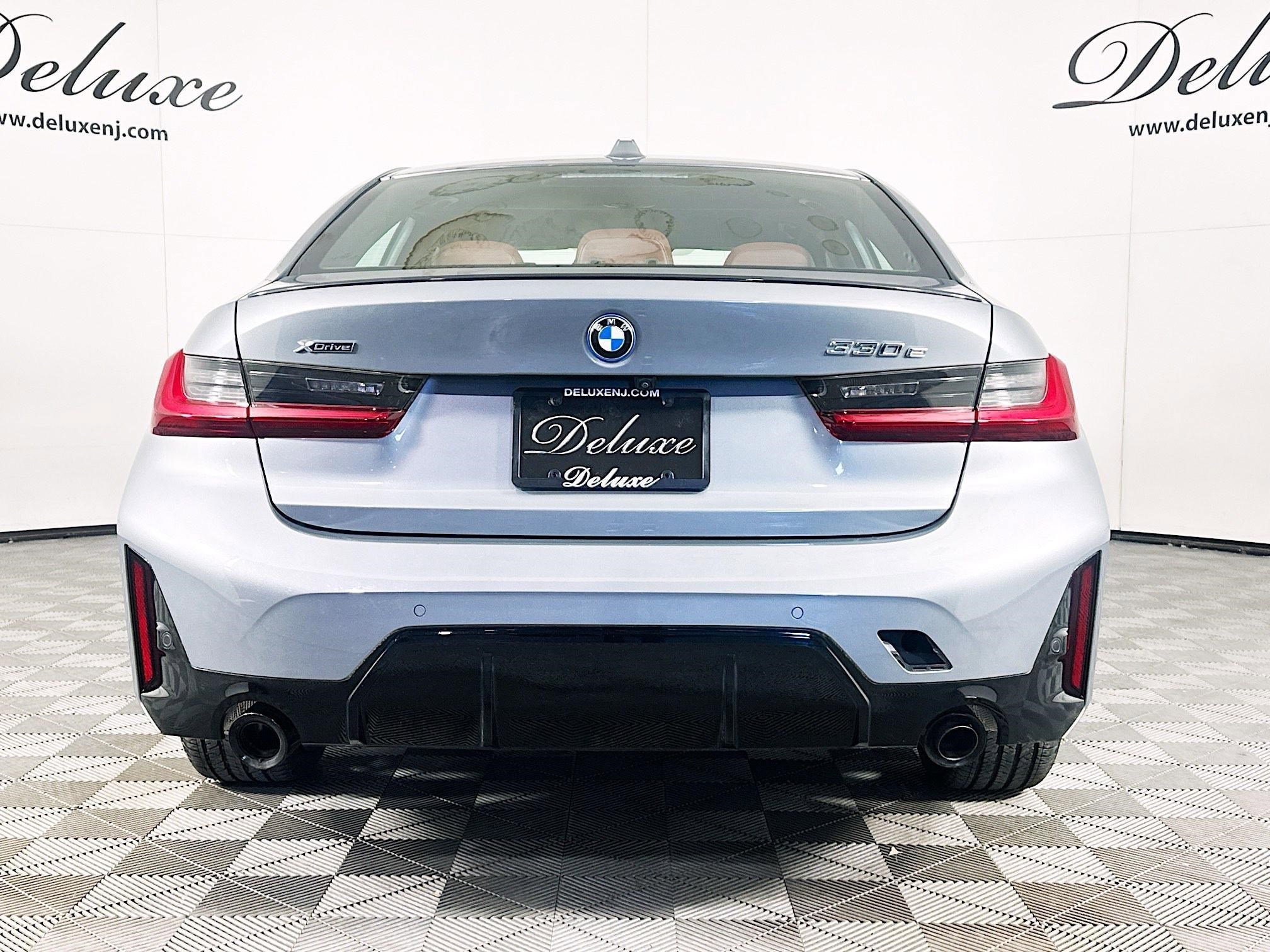 Used 2023 BMW 330e xDrive w/ M Sport Package AWD/4WD image 5