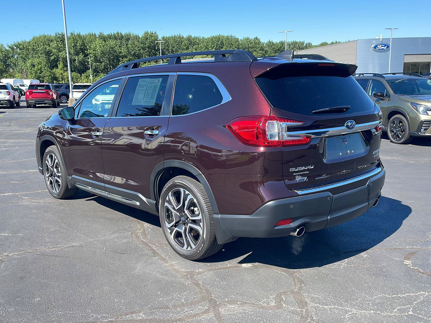 Used 2024 Subaru Ascent Touring w/ Popular Package #2 AWD/4WD image 3