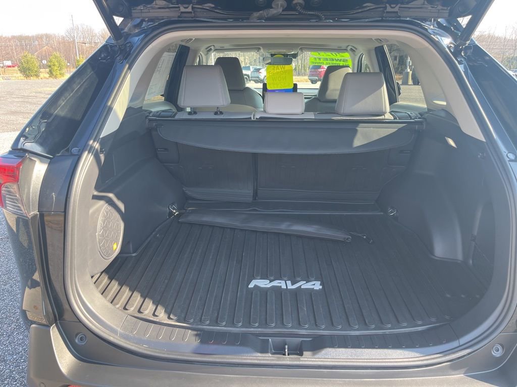 Used 2023 Toyota RAV4 Limited image 16