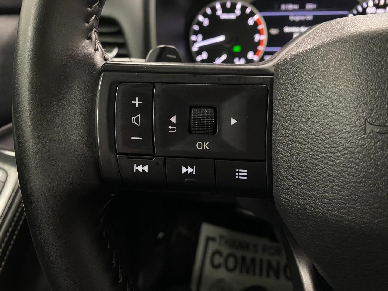 Used 2025 Nissan Rogue SV image 16