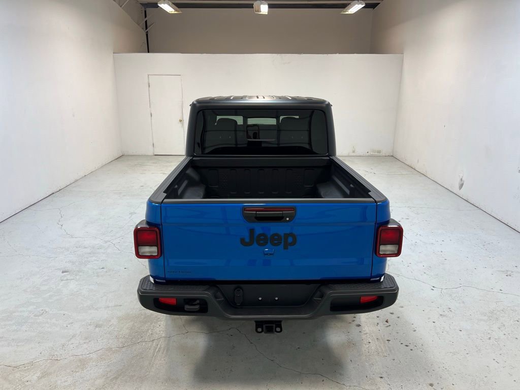 Used 2024 Jeep Gladiator Sport image 3
