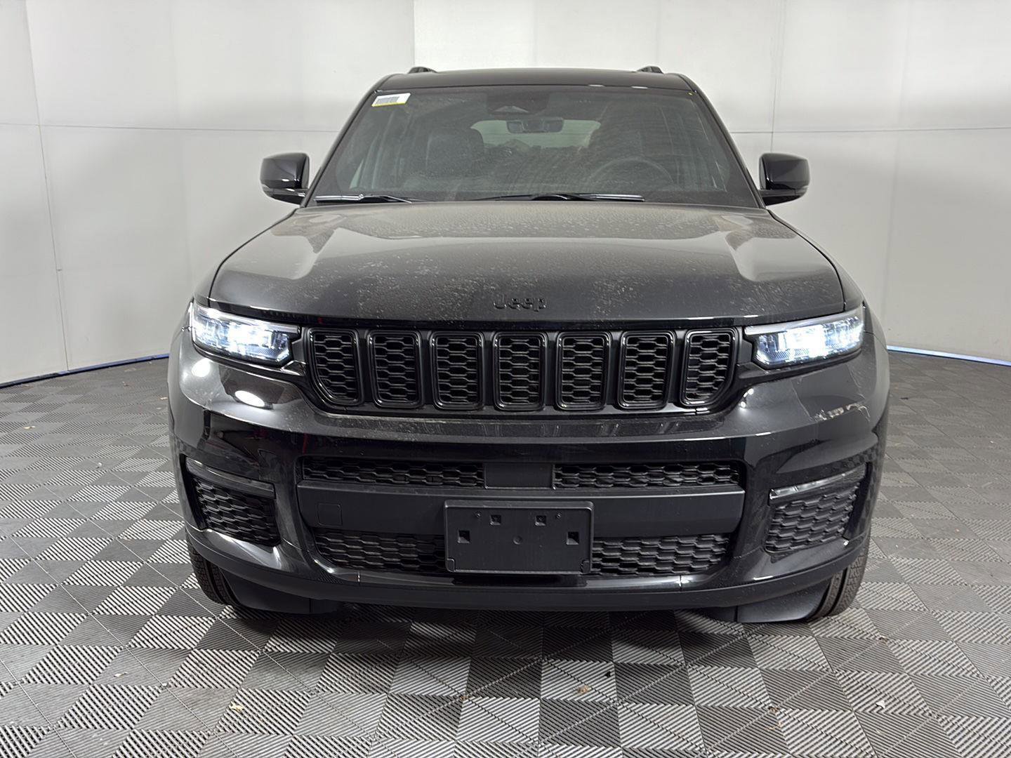 New 2025 Jeep Grand Cherokee L Limited AWD/4WD image 3