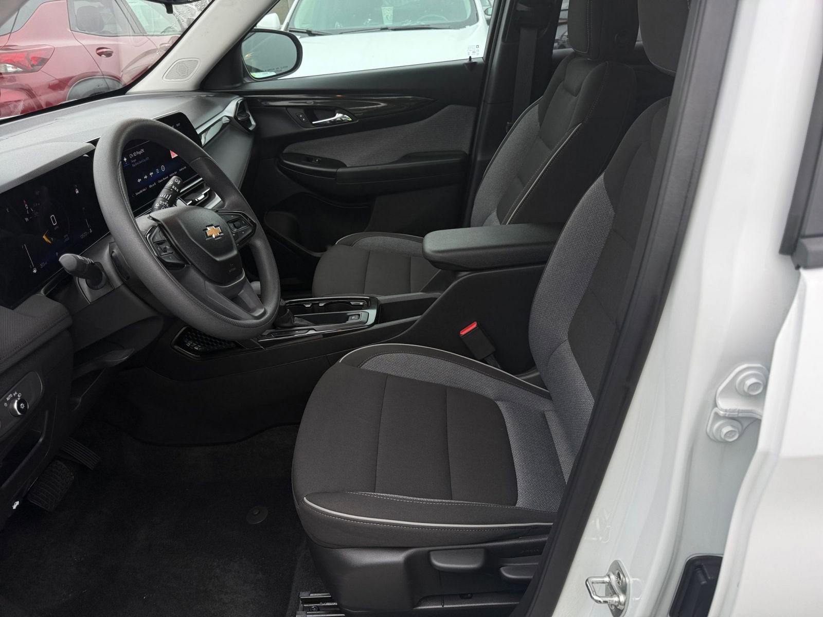 Used 2025 Chevrolet TrailBlazer LT image 27