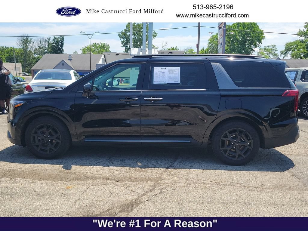 Used 2026 Kia Carnival SX w/ SX Dark Edition Package FWD image 2