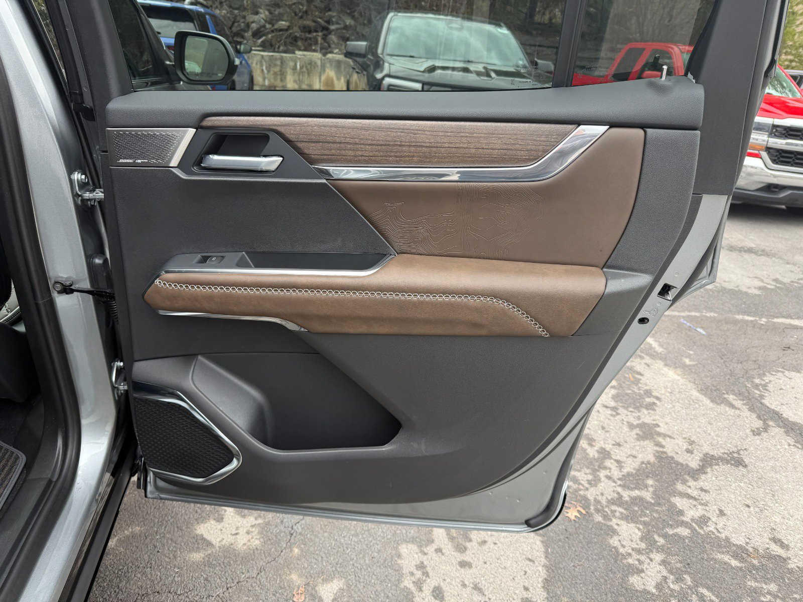 New 2026 GMC Acadia Denali Ultimate w/ LPO, Rugged Package image 23