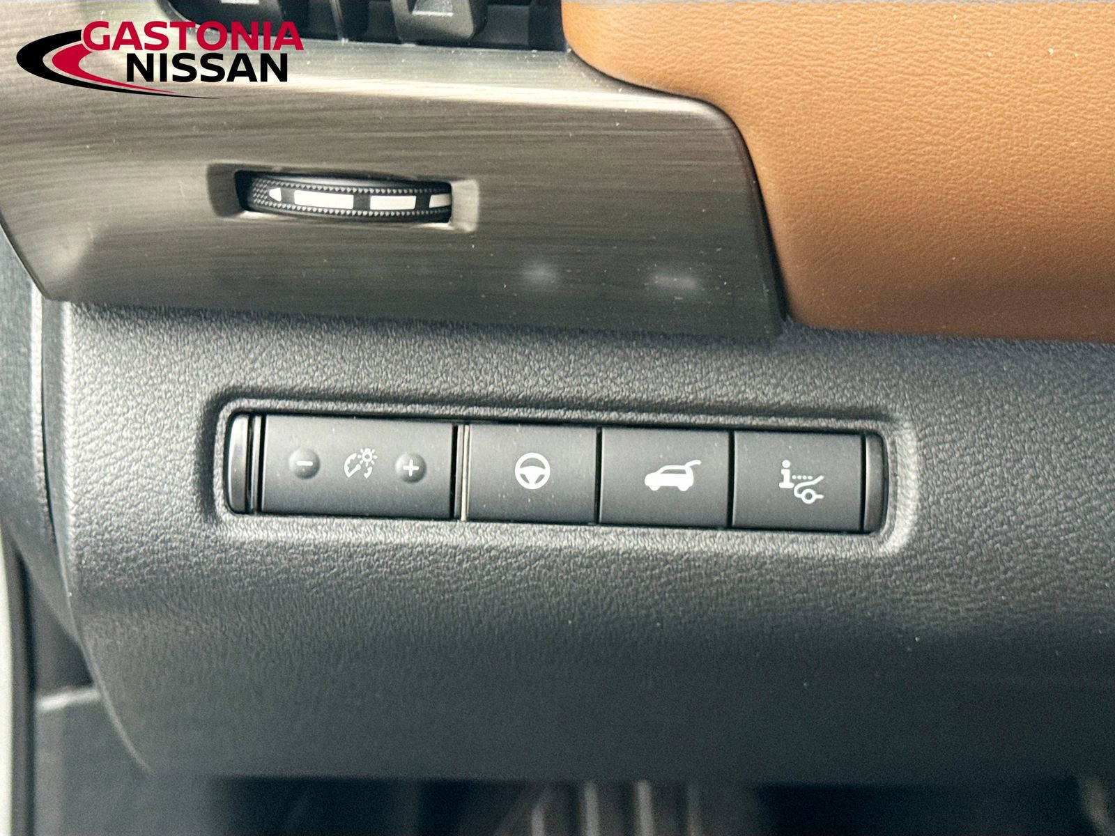 Used 2025 Nissan Pathfinder Platinum w/ Cargo Package image 13