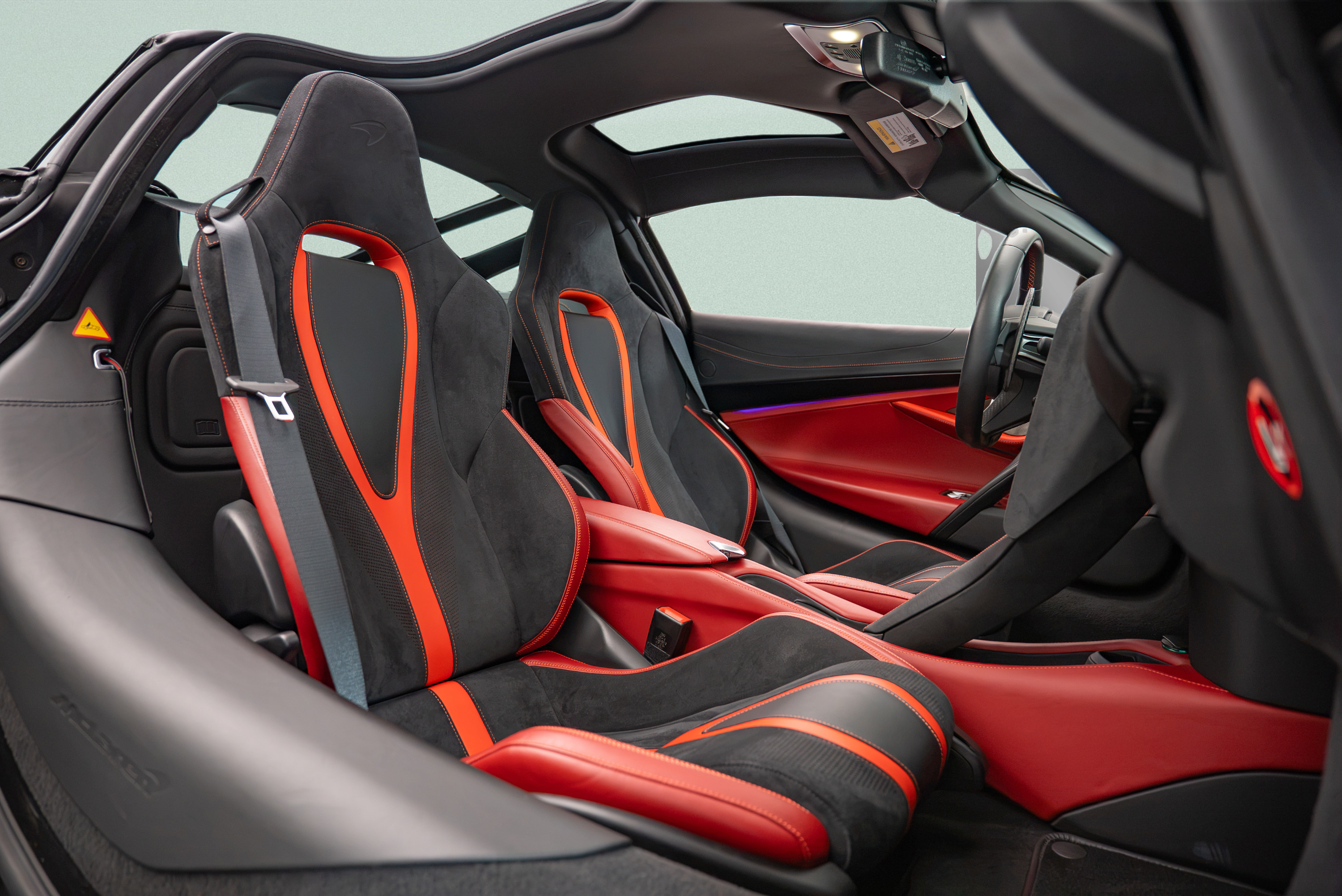 Used 2018 McLaren 720S Performance RWD image 10