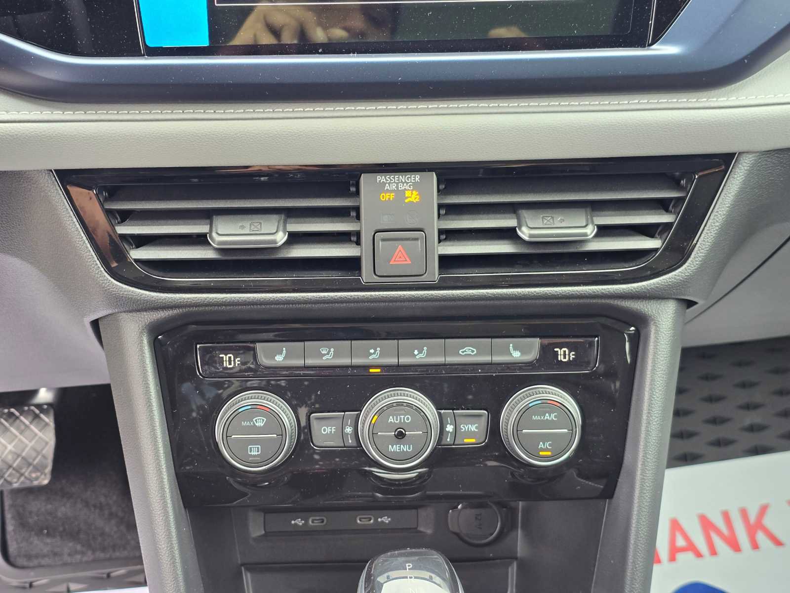 New 2024 Volkswagen Taos SE image 28