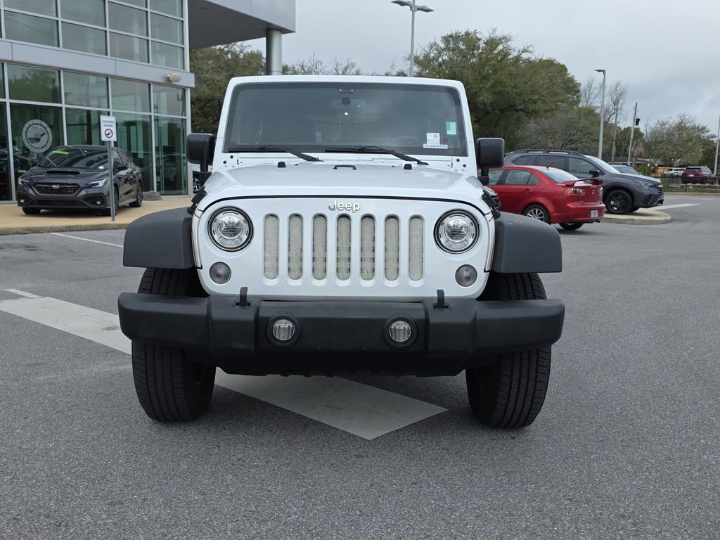 Used 2017 Jeep Wrangler Unlimited Rubicon w/ Connectivity Group image 4