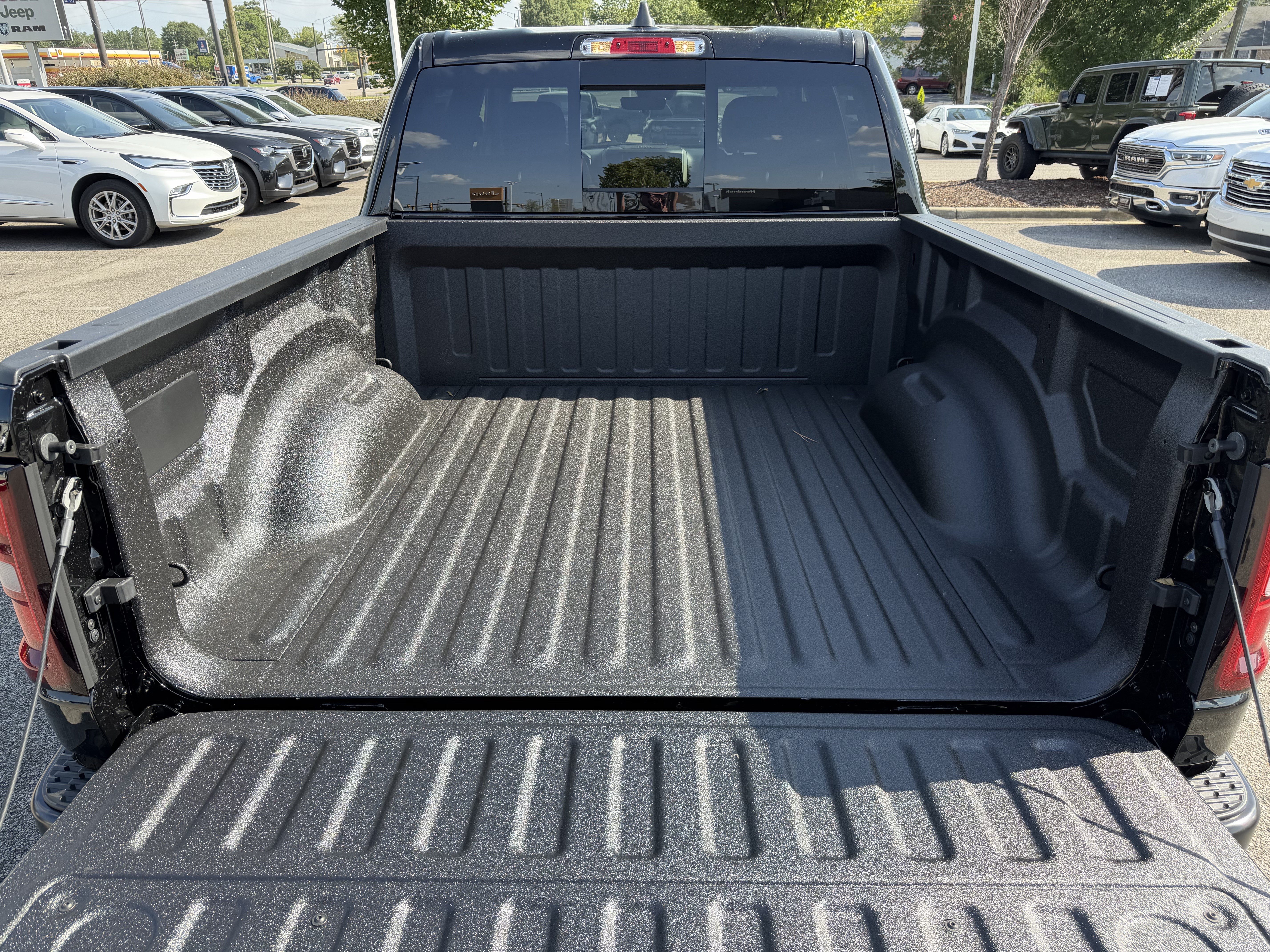 New 2026 RAM 1500 Warlock AWD/4WD image 32