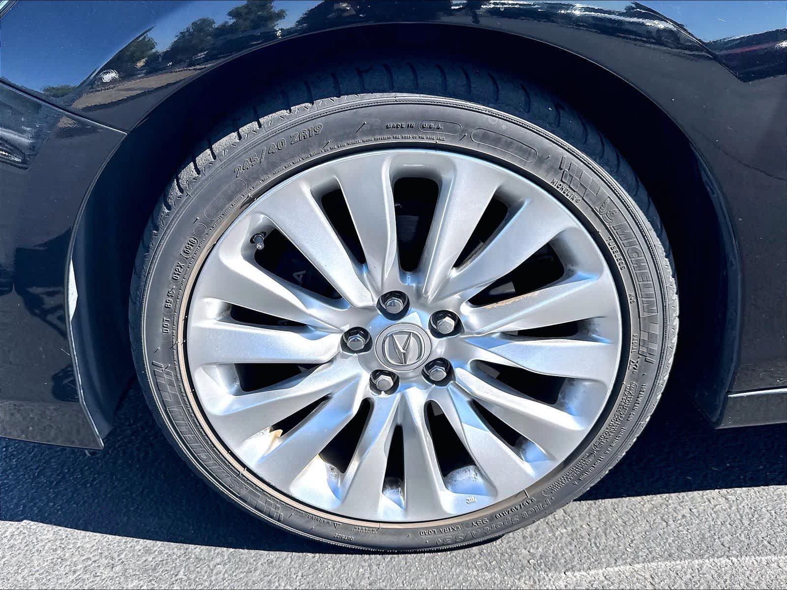 Used 2014 Acura RLX w/ Technology Package FWD image 32