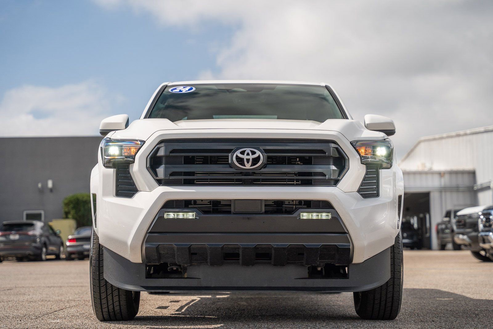 Used 2024 Toyota Tacoma SR5 image 2