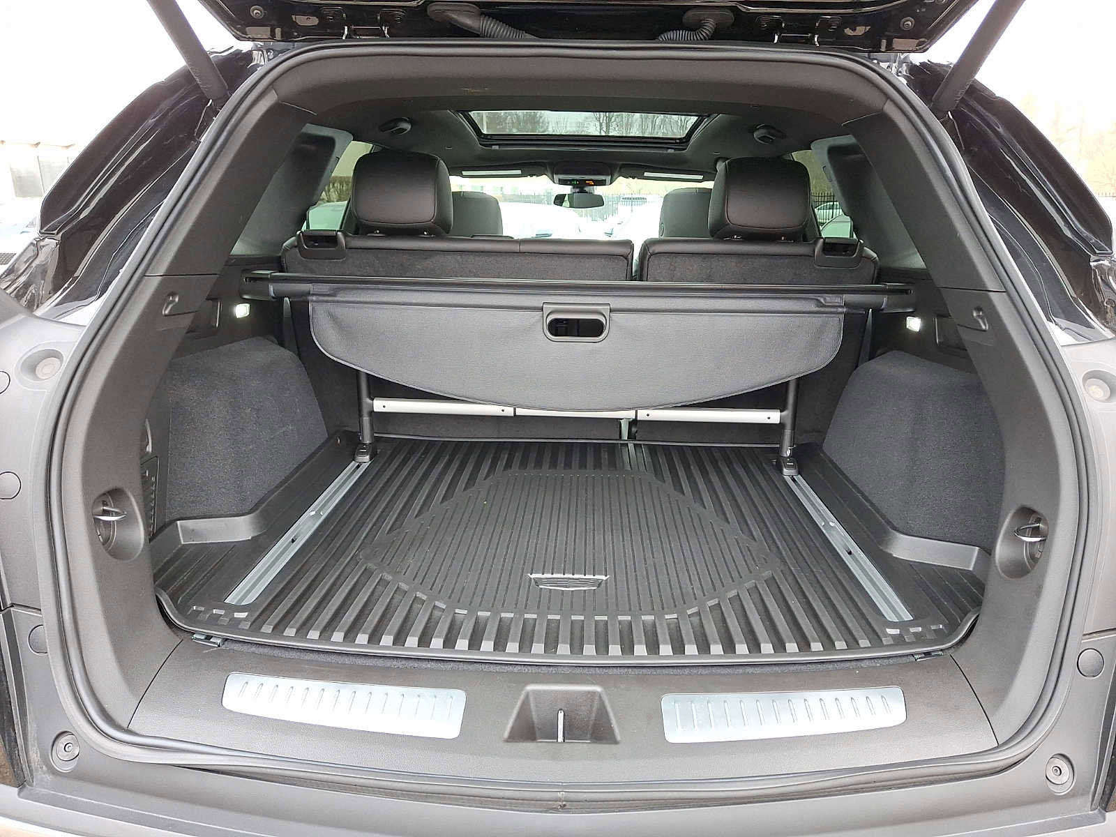 Certified 2024 Cadillac XT5 Premium Luxury w/ LPO, Floor Liner Package image 24