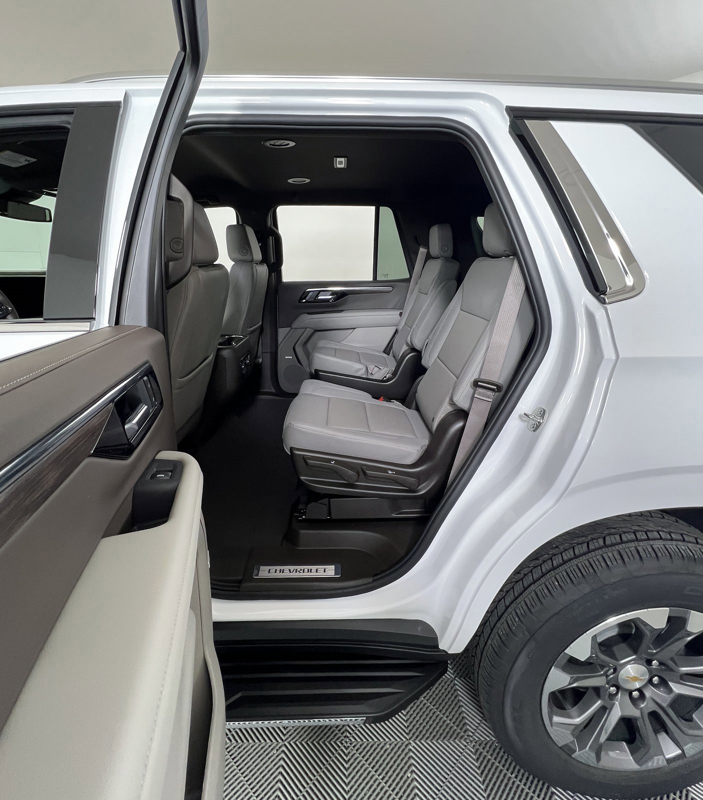 New 2026 Chevrolet Tahoe LT w/ Comfort Package image 9