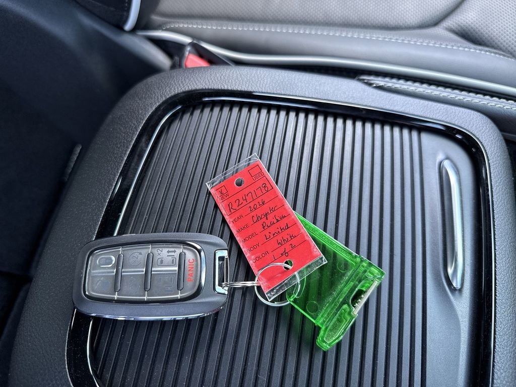 New 2026 Chrysler Pacifica Limited w/ Trailer Tow Group image 30