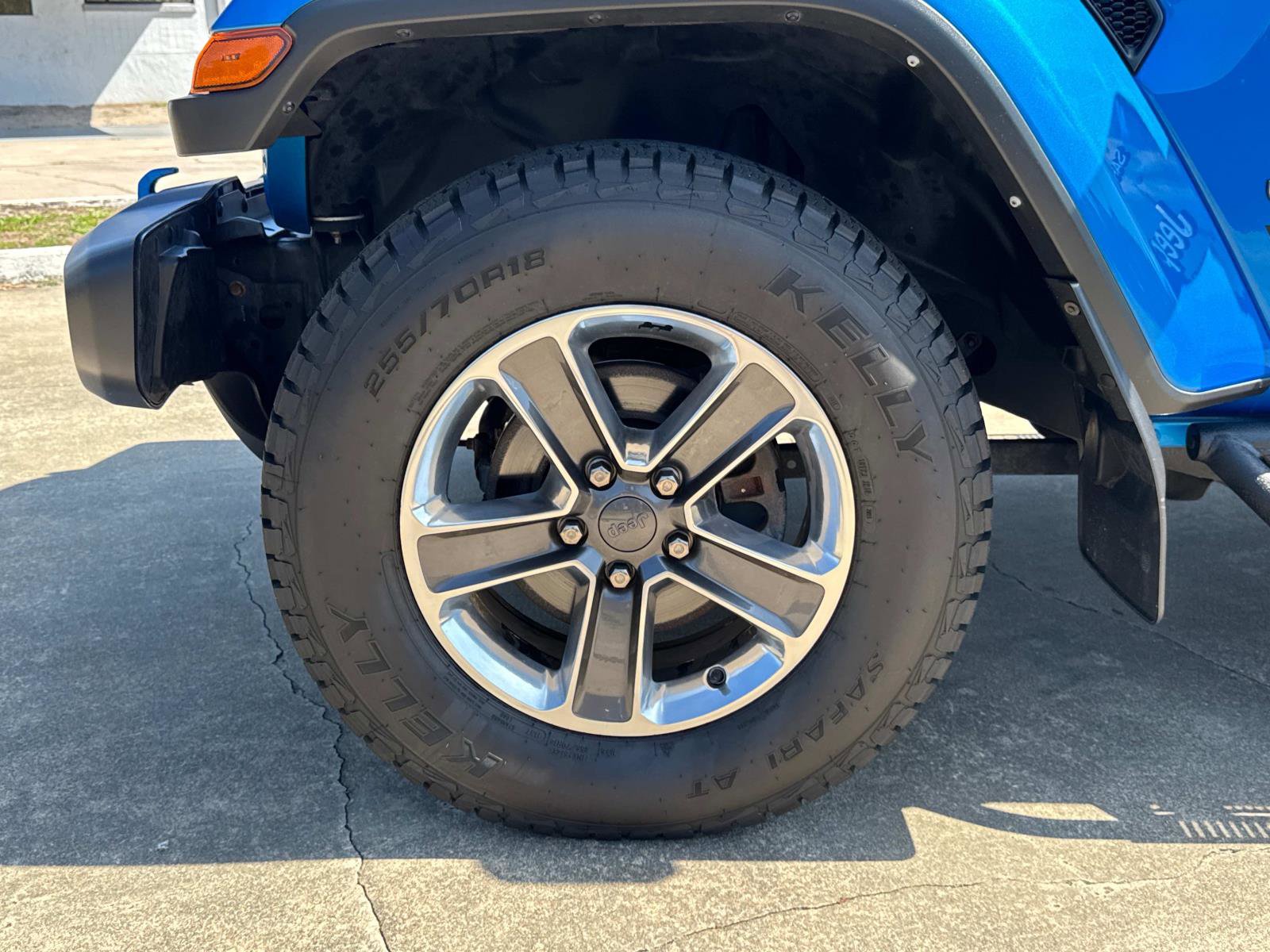 Used 2021 Jeep Wrangler Unlimited Sahara AWD/4WD image 10