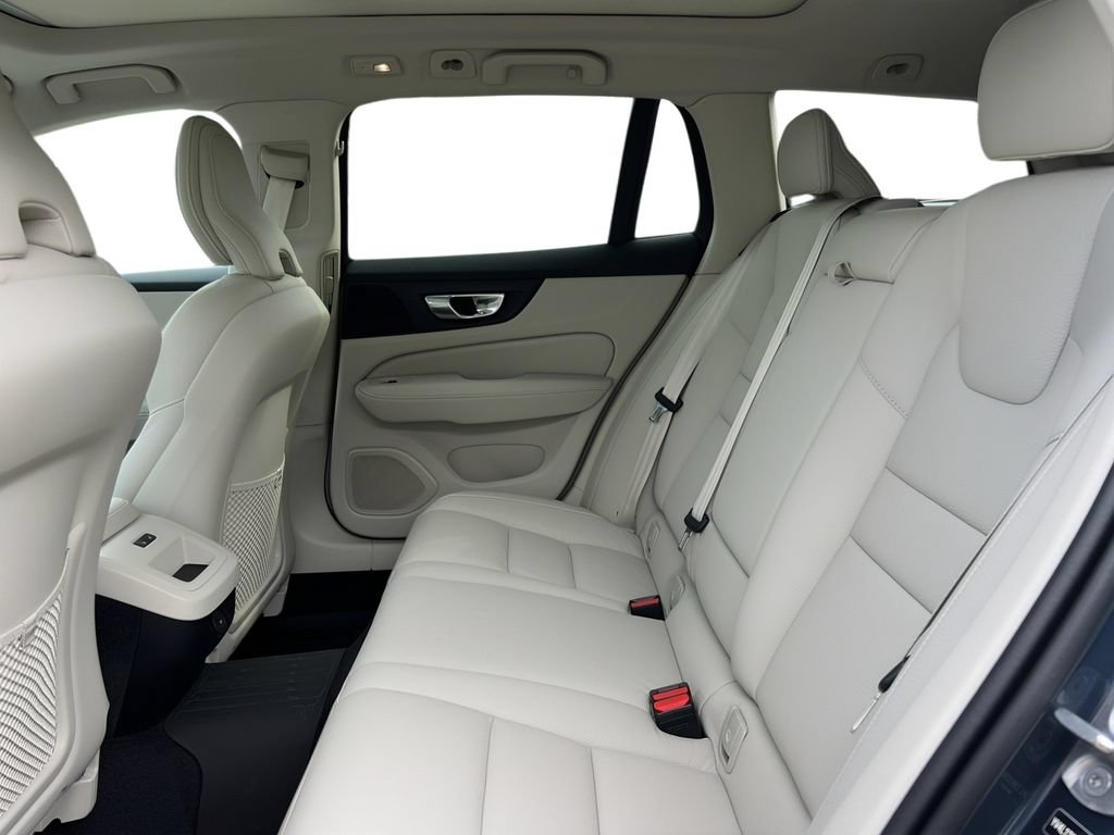 New 2026 Volvo V60 B5 Cross Country Plus w/ Protection Package Premier AWD/4WD image 7
