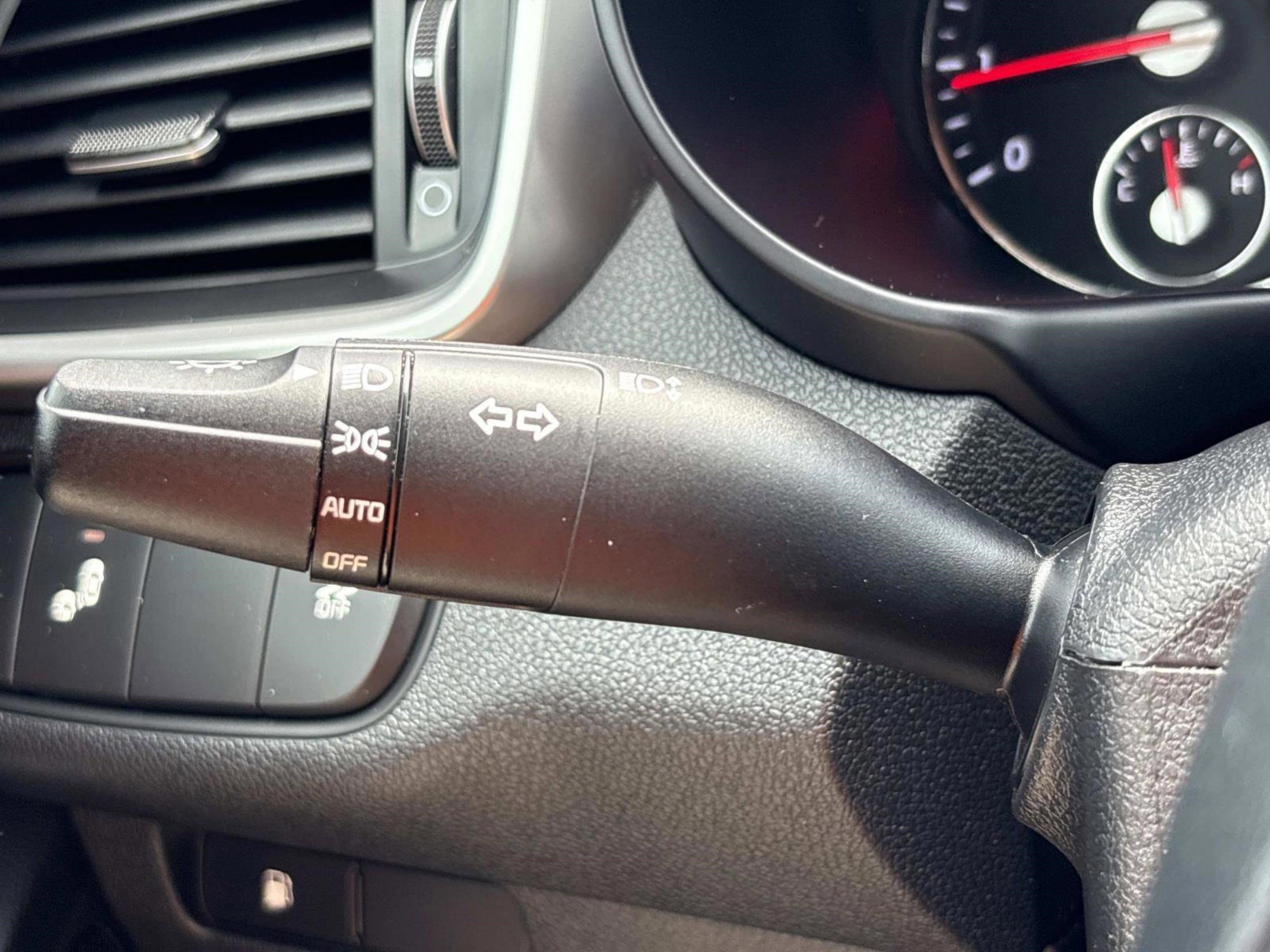 Used 2020 Kia Sorento LX w/ LX I4 Convenience Package image 26