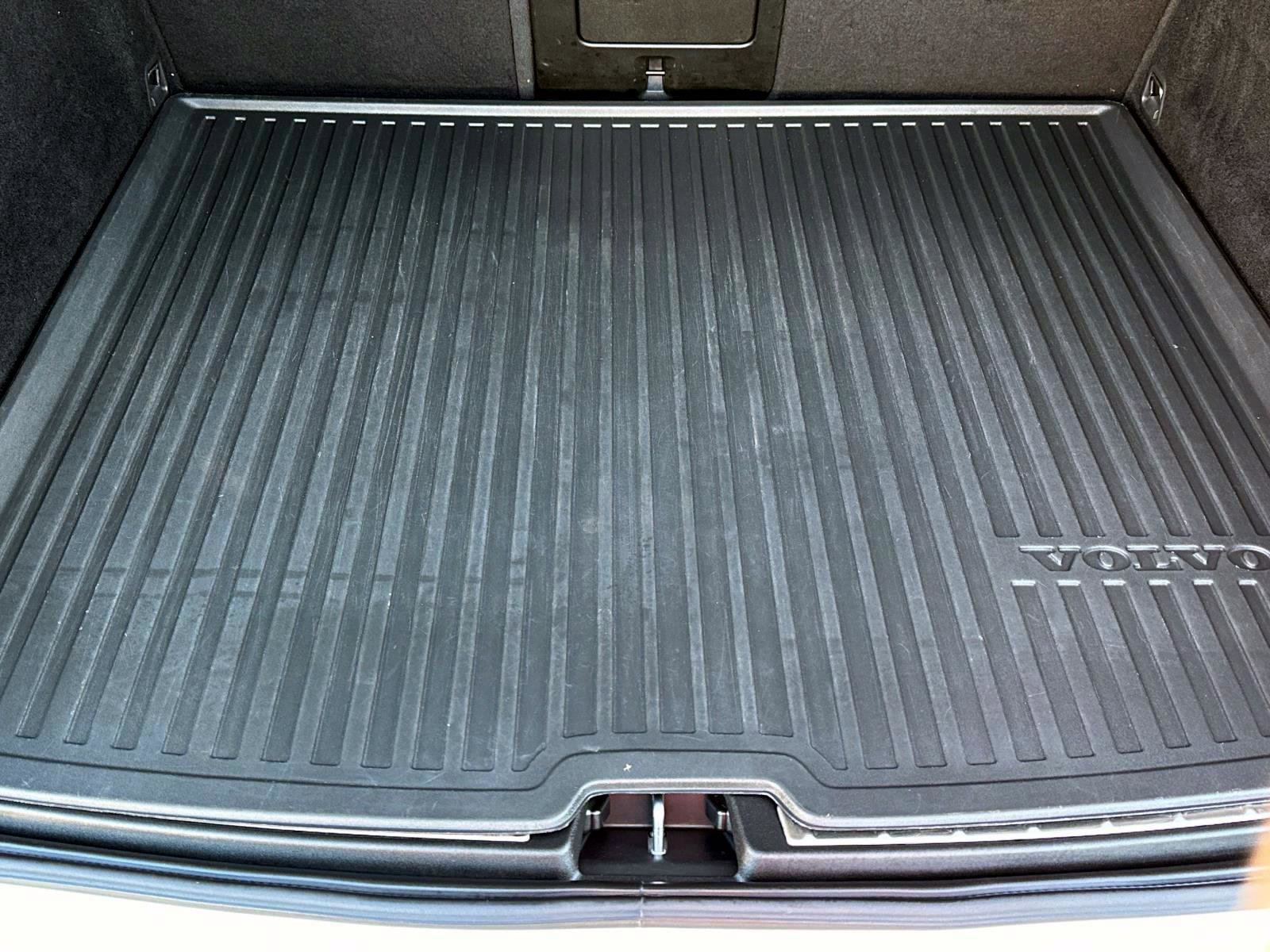 Used 2021 Volvo XC60 T5 Inscription w/ Protection Package Premier image 11