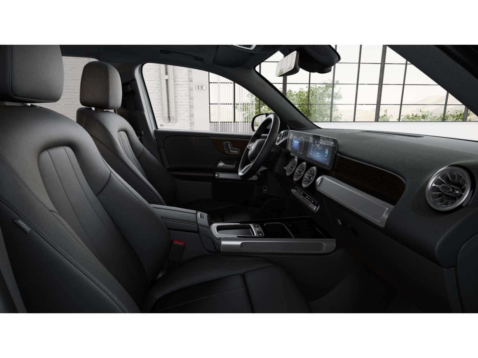 Used 2026 Mercedes-Benz GLB 250 image 3