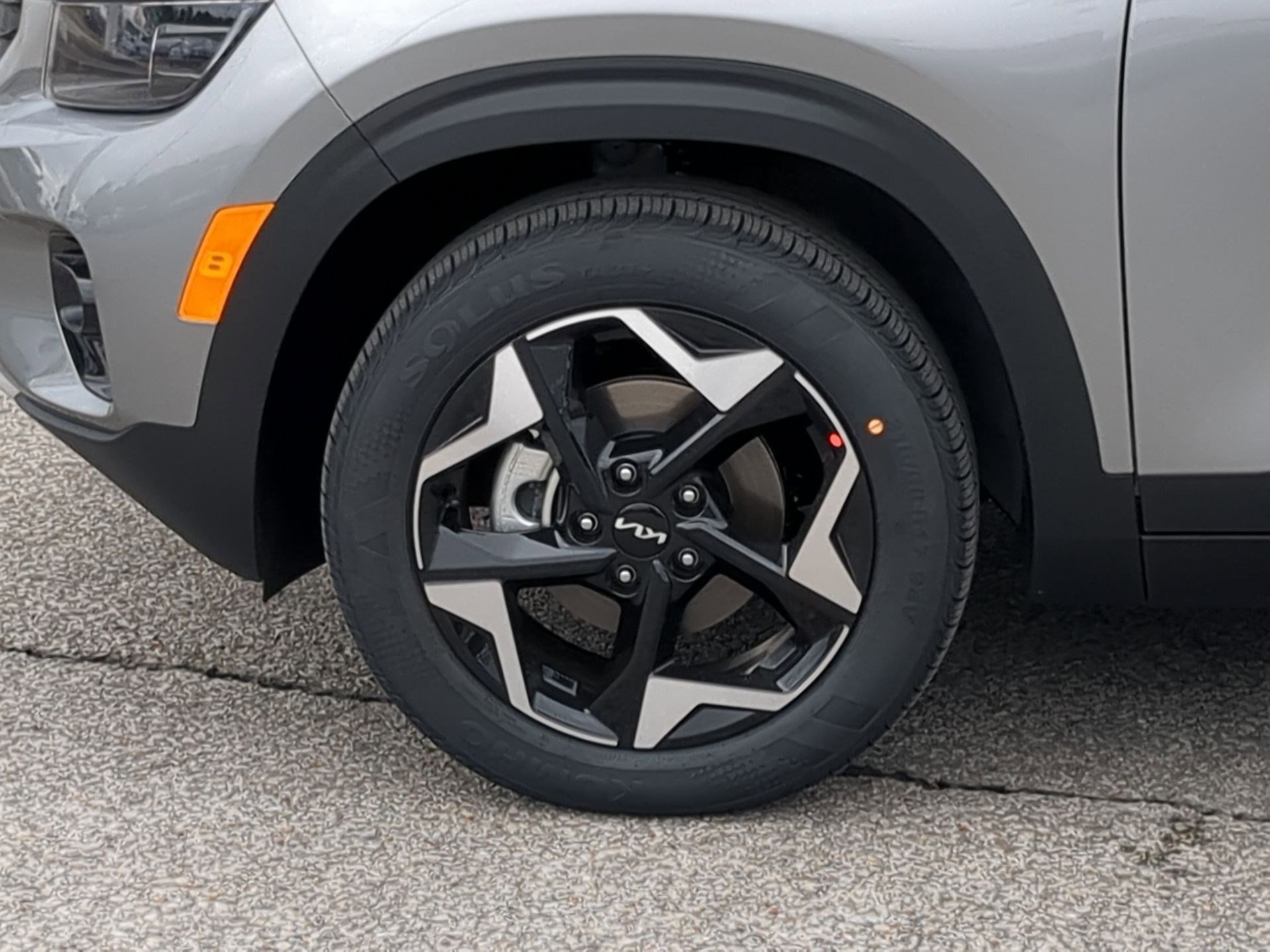 New 2026 Kia Seltos S FWD image 10