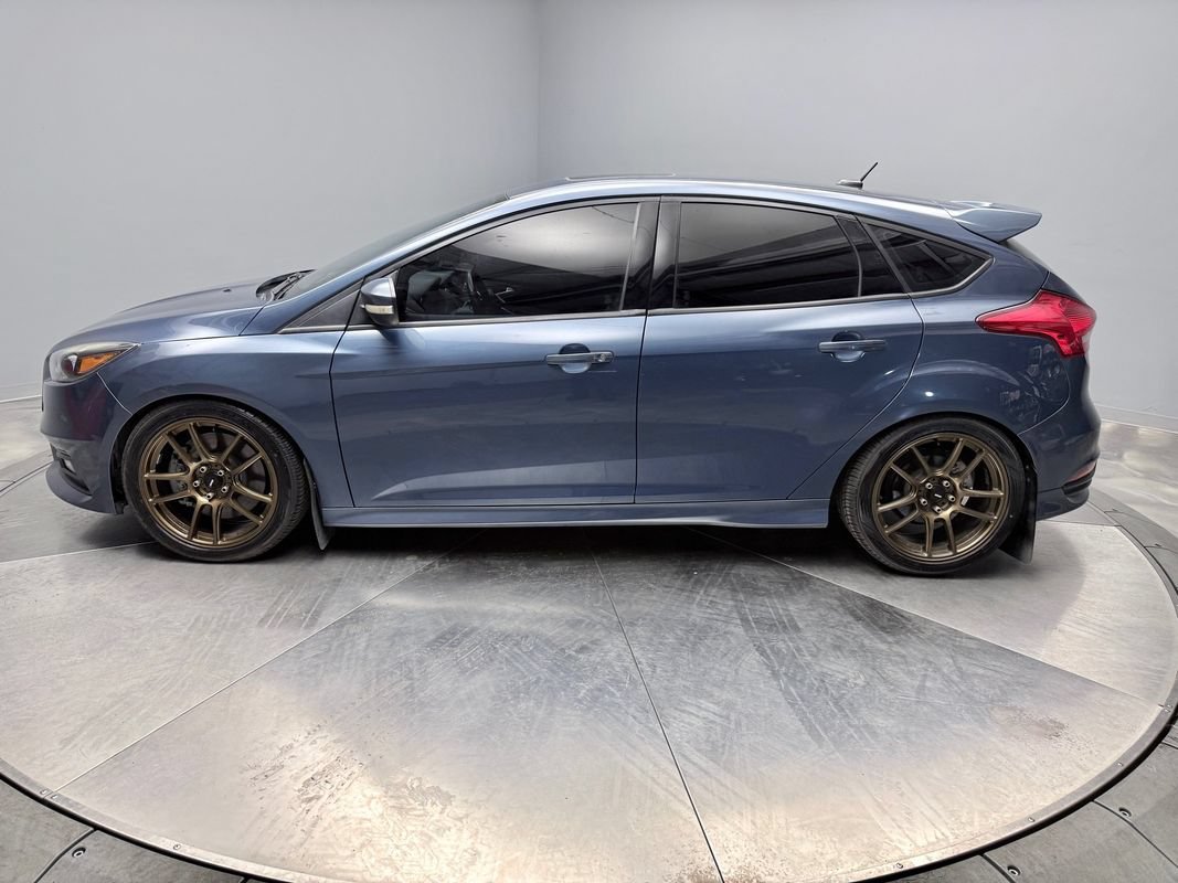 Used 2018 Ford Focus ST w/ Equipment Group 401A FWD image 8