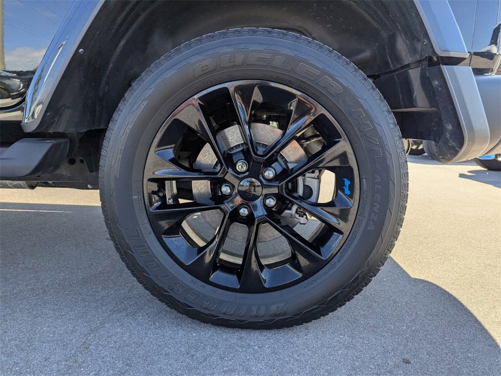 Used 2022 Jeep Wrangler Unlimited Sahara image 16