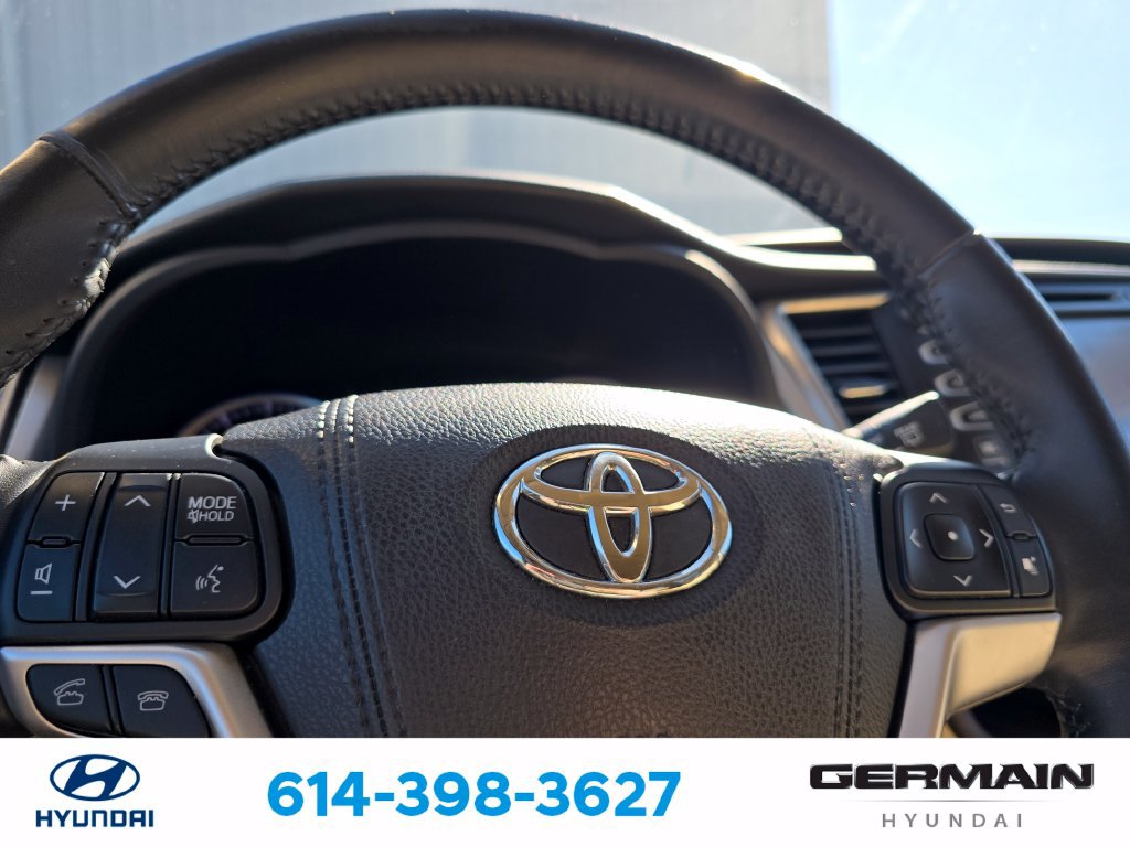 Used 2016 Toyota Highlander Limited AWD/4WD image 23