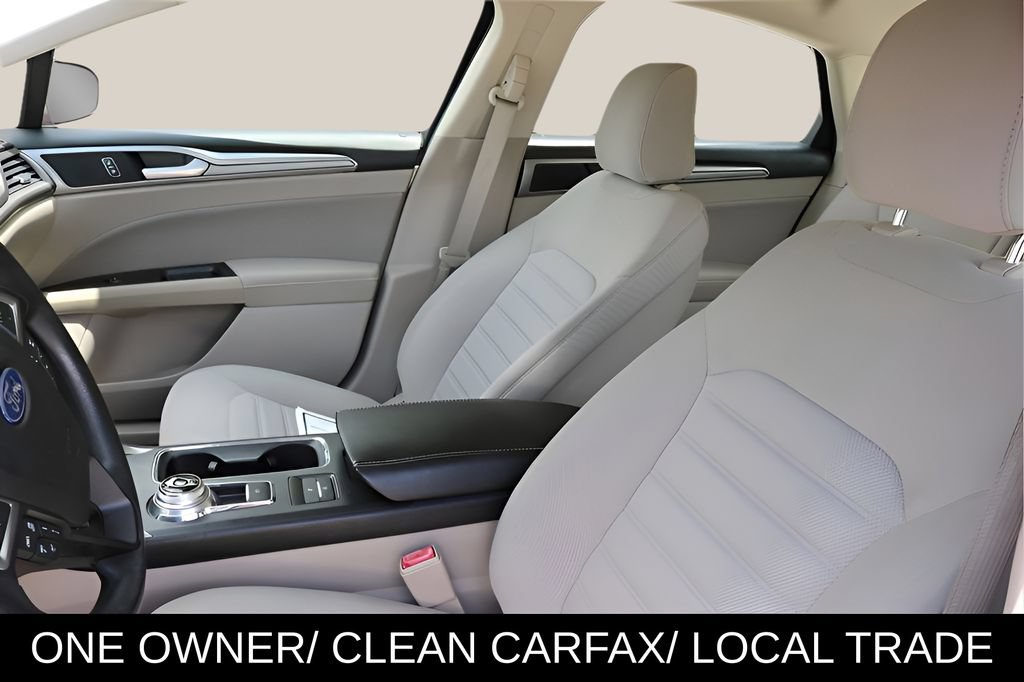 Used 2020 Ford Fusion SE FWD image 11