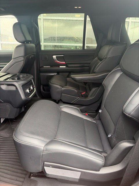 Used 2025 Ford Expedition Platinum w/ Stealth Performance Package AWD/4WD image 16