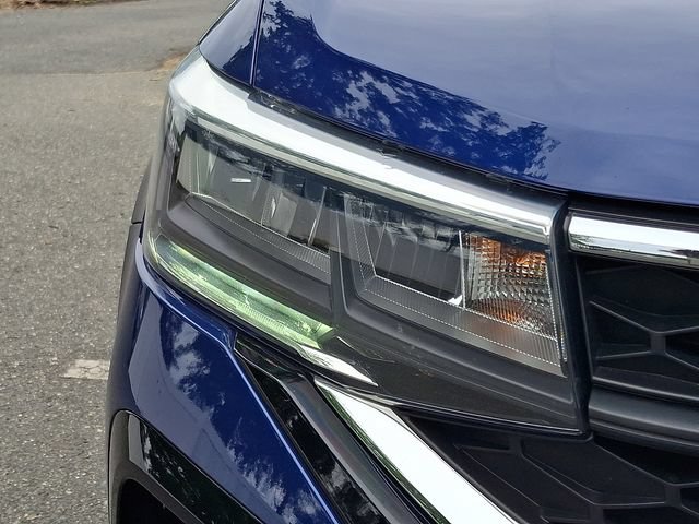Certified 2024 Volkswagen Taos S FWD image 9